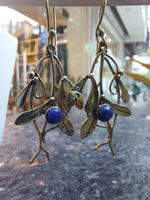 Leafy Dangle Daze Earrings