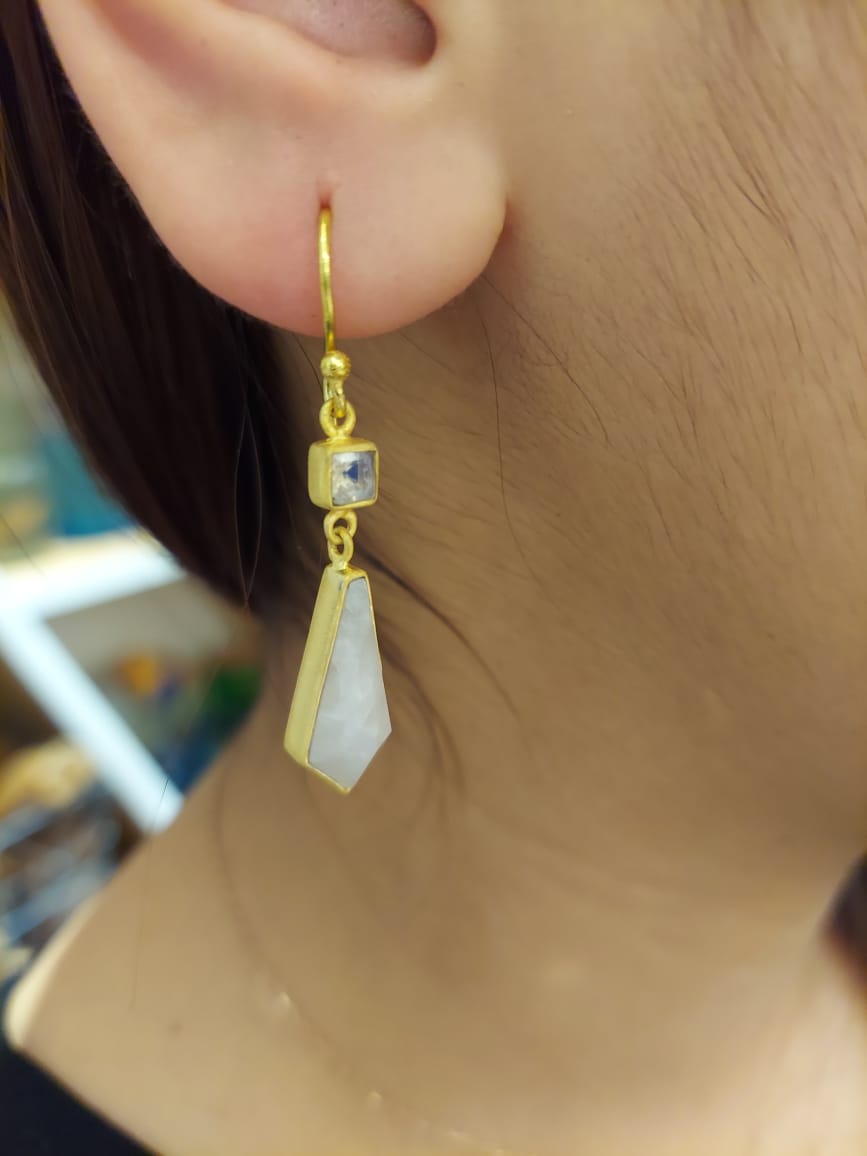 Gold kite drops earrings