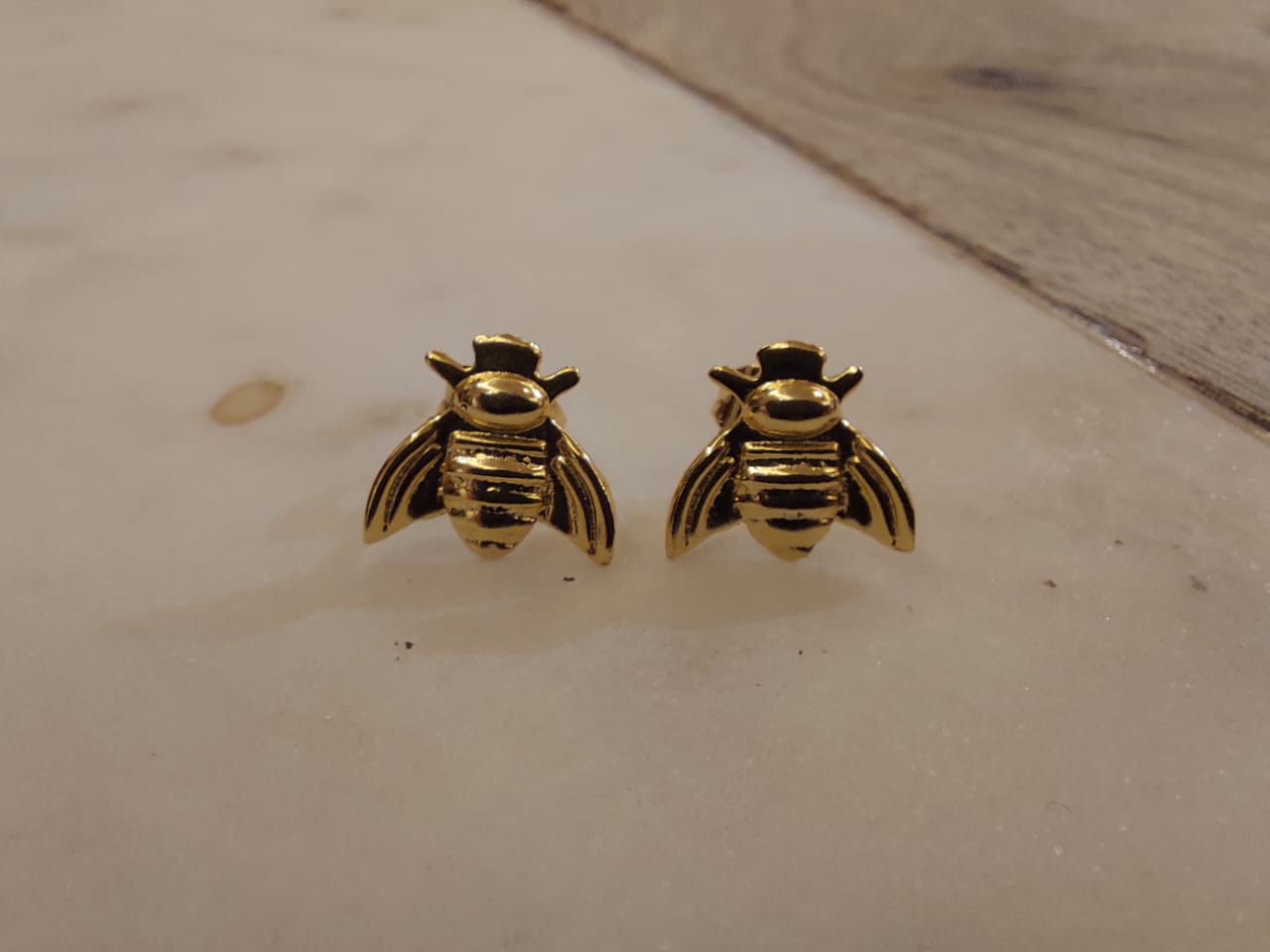 Honeybee studs