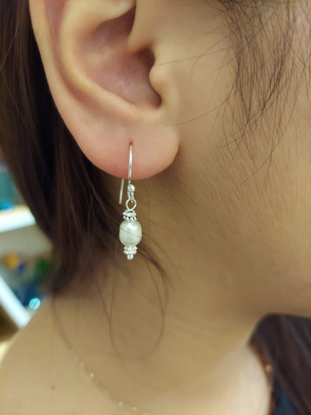 Silver pearl drop earrings