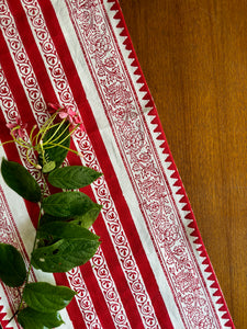 Red runner & Set of 6 placemats