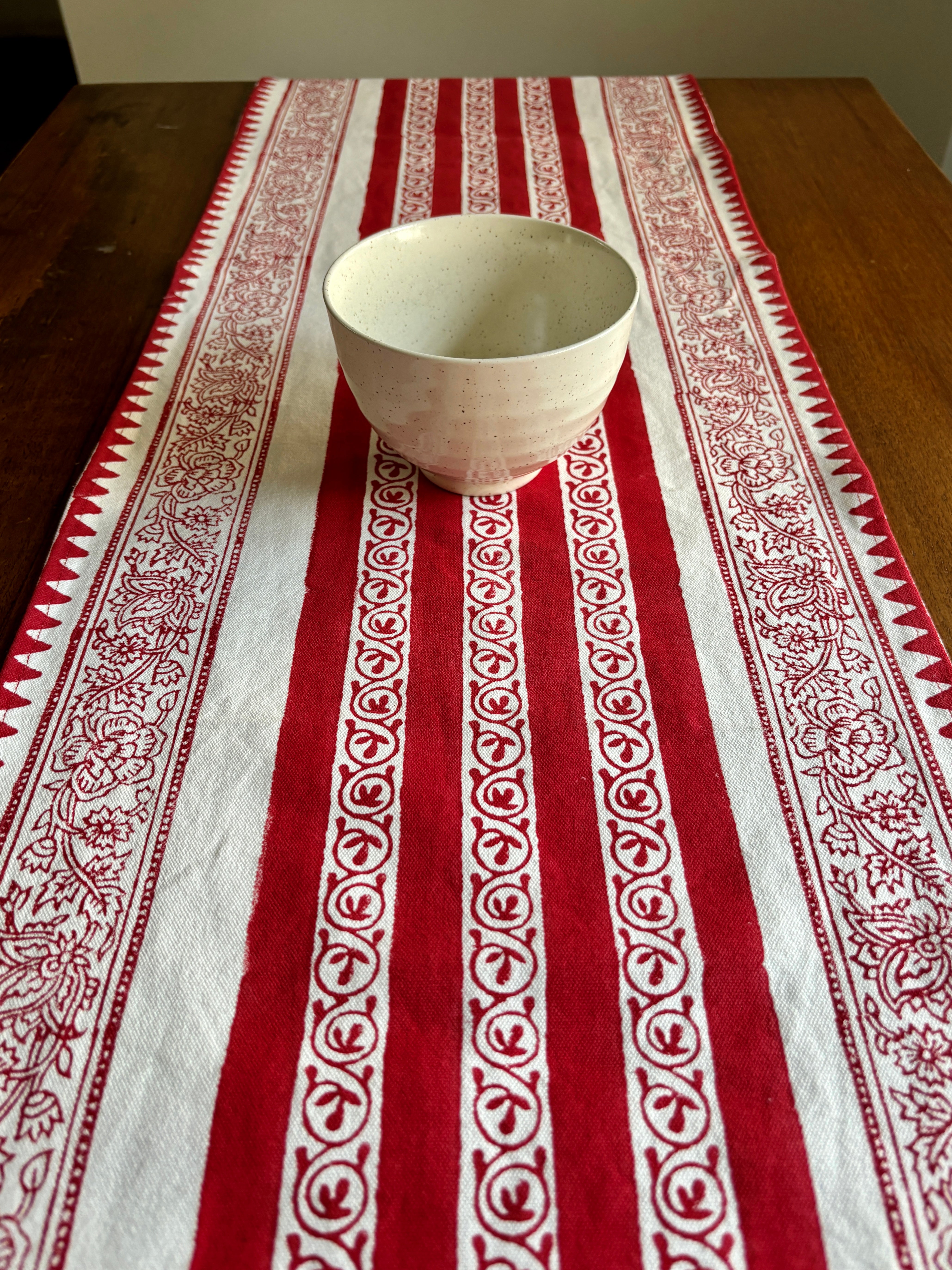 Red runner & Set of 6 placemats