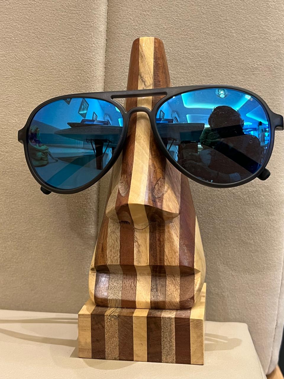 Mix wood spectacle stand