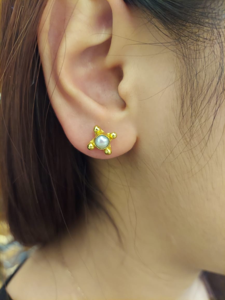 Ball and pearl stud